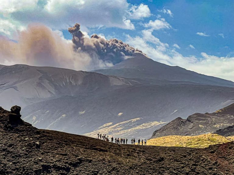 Etna: Craters of the 2002 Eruption Trekking Experience